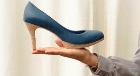 sepatu hak tinggi wanita